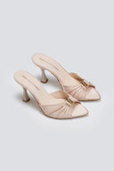 Mules σατέν με μεταλλικό διακοσμητικό TFP - Nude - thefashionproject.gr - TFP