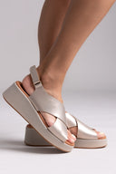 Πλατφόρμες δερμάτινες crossover Ragazza 01137