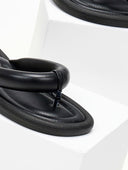 Σαγιονάρες με puffed σχέδιο - Μαύρο - thefashionproject.gr - The Fashion Project