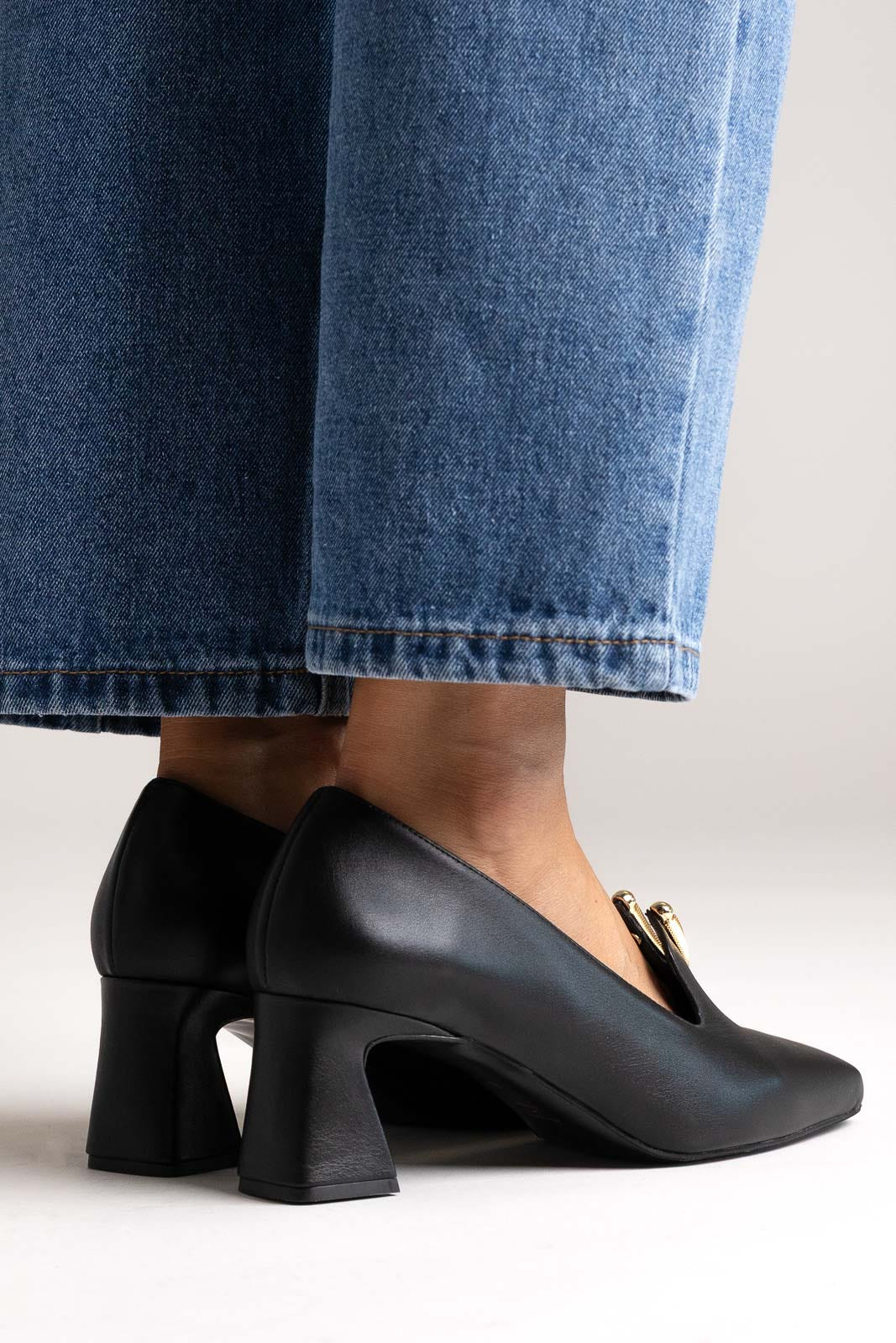 in pelle V-Cut Décolleté - Nero opaco