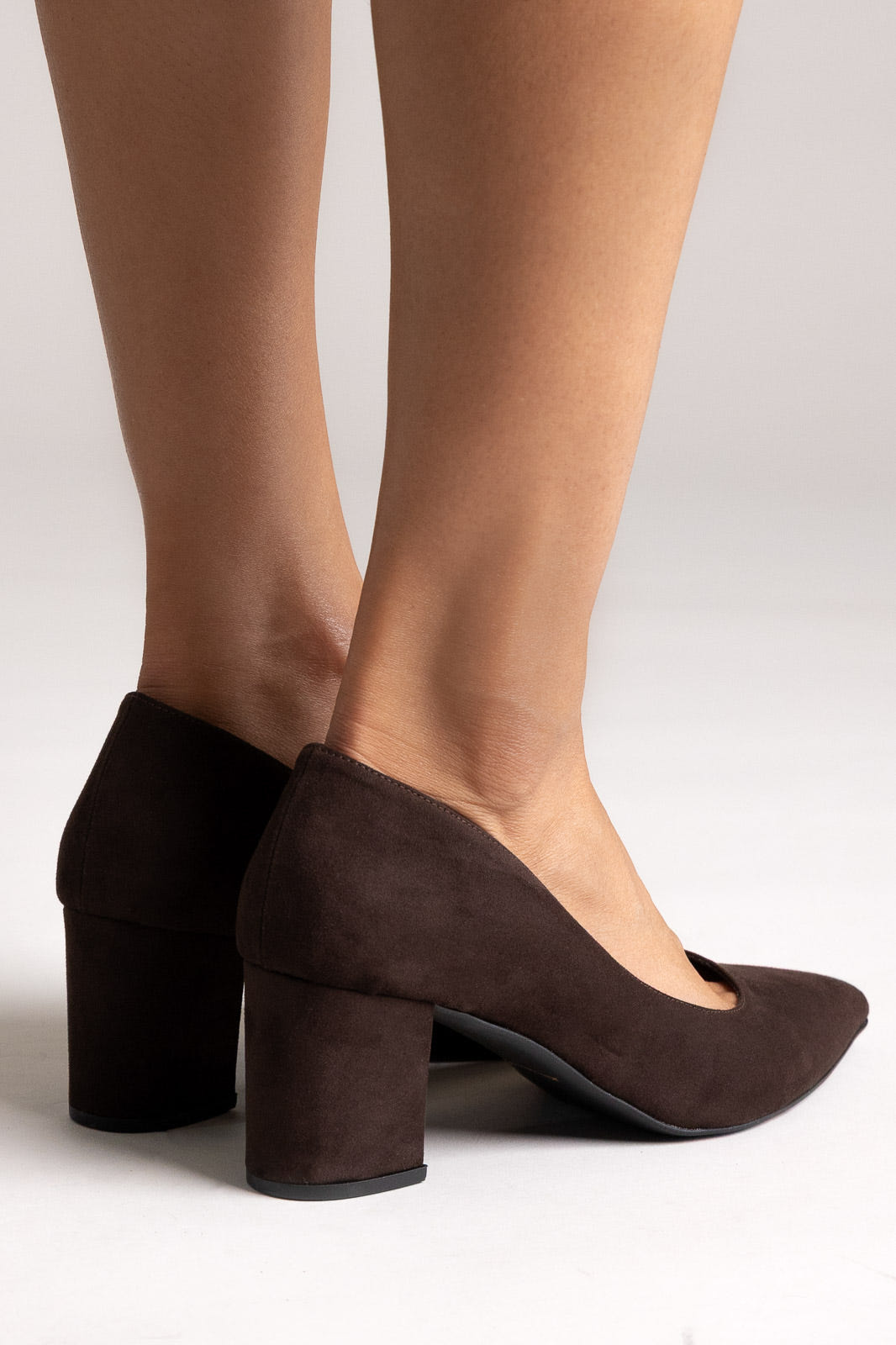 Spitz Toe Pumps – Brown Veloursleder