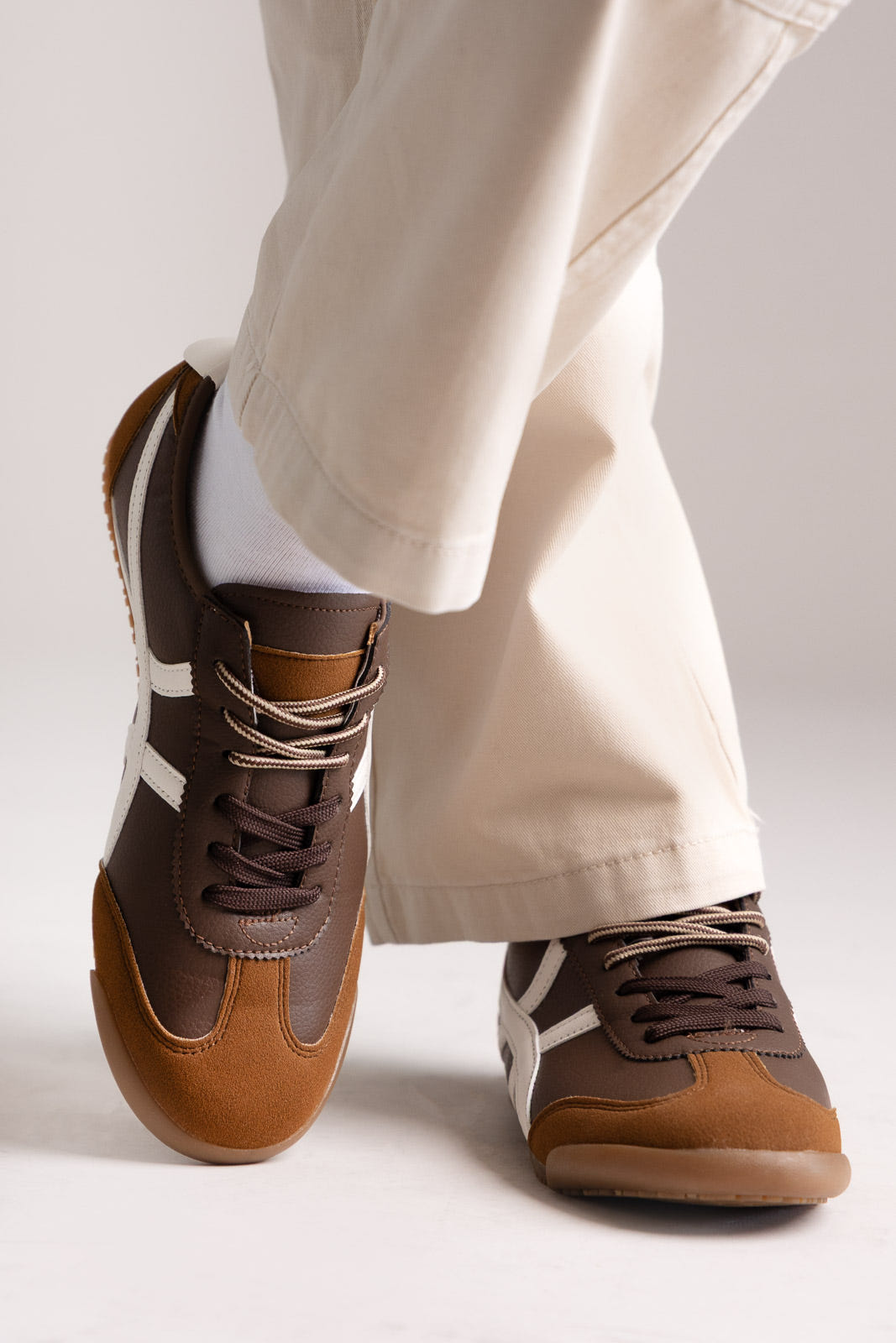 Low Top Bicolor Sneakers - Dark Brown Matte