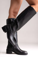 Μπότες με χαμηλό τετράγωνο τακούνι - μαύρο ματ