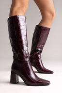 Μπότες με μυτερή μύτη και τετράγωνο τακούνι - μπορντό croc