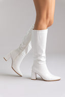 Μπότες με μυτερή μύτη και τετράγωνο τακούνι - λευκό croc