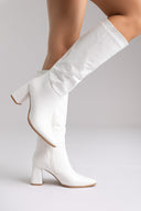 Μπότες με μυτερή μύτη και τετράγωνο τακούνι - λευκό croc