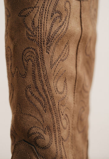 Cowboy Boots Mid Calf - Camel Suede