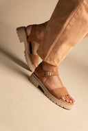 Sandales en daim camel