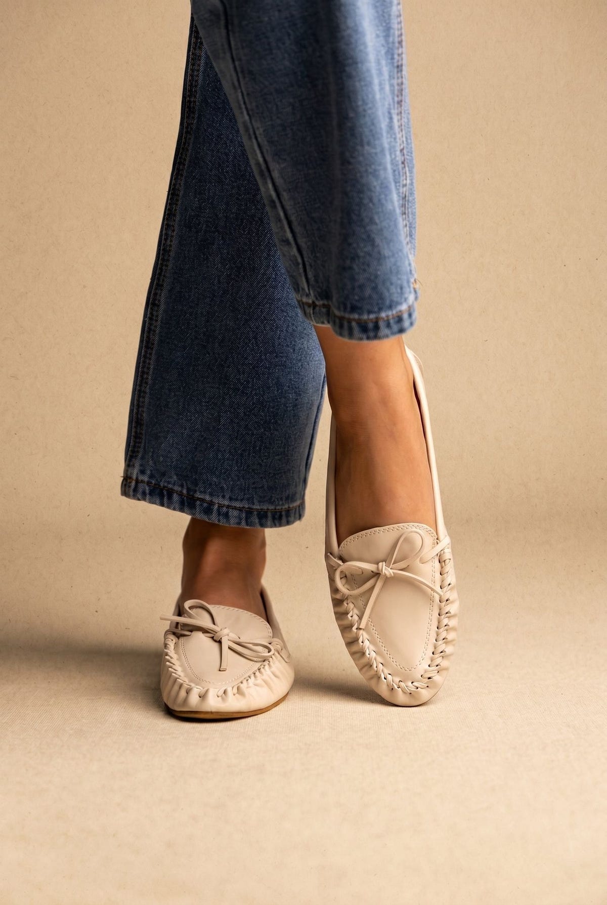 Flat Loafers with Bow - Beige Matte