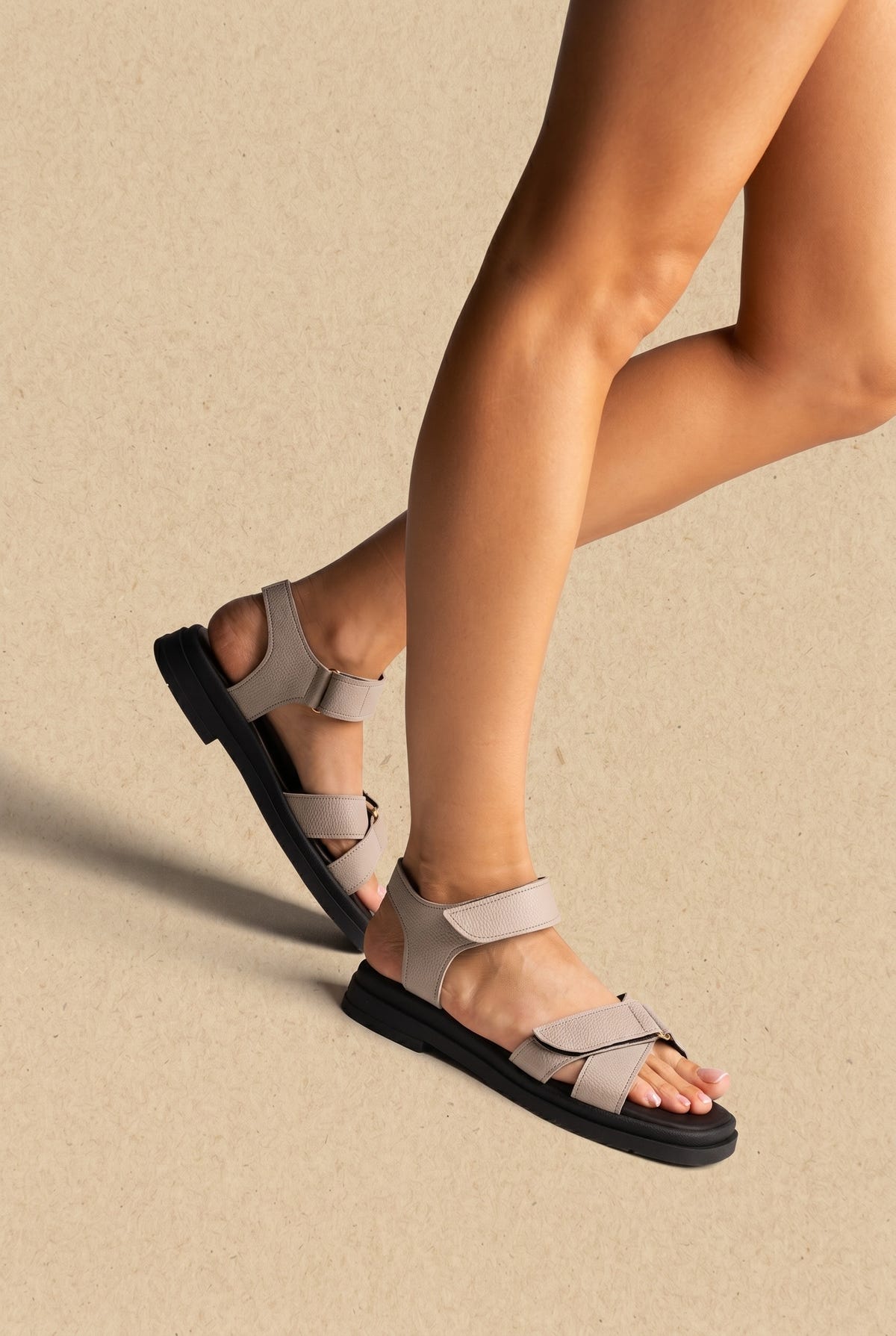 Flatform-Sandalen - Hellgrau matt