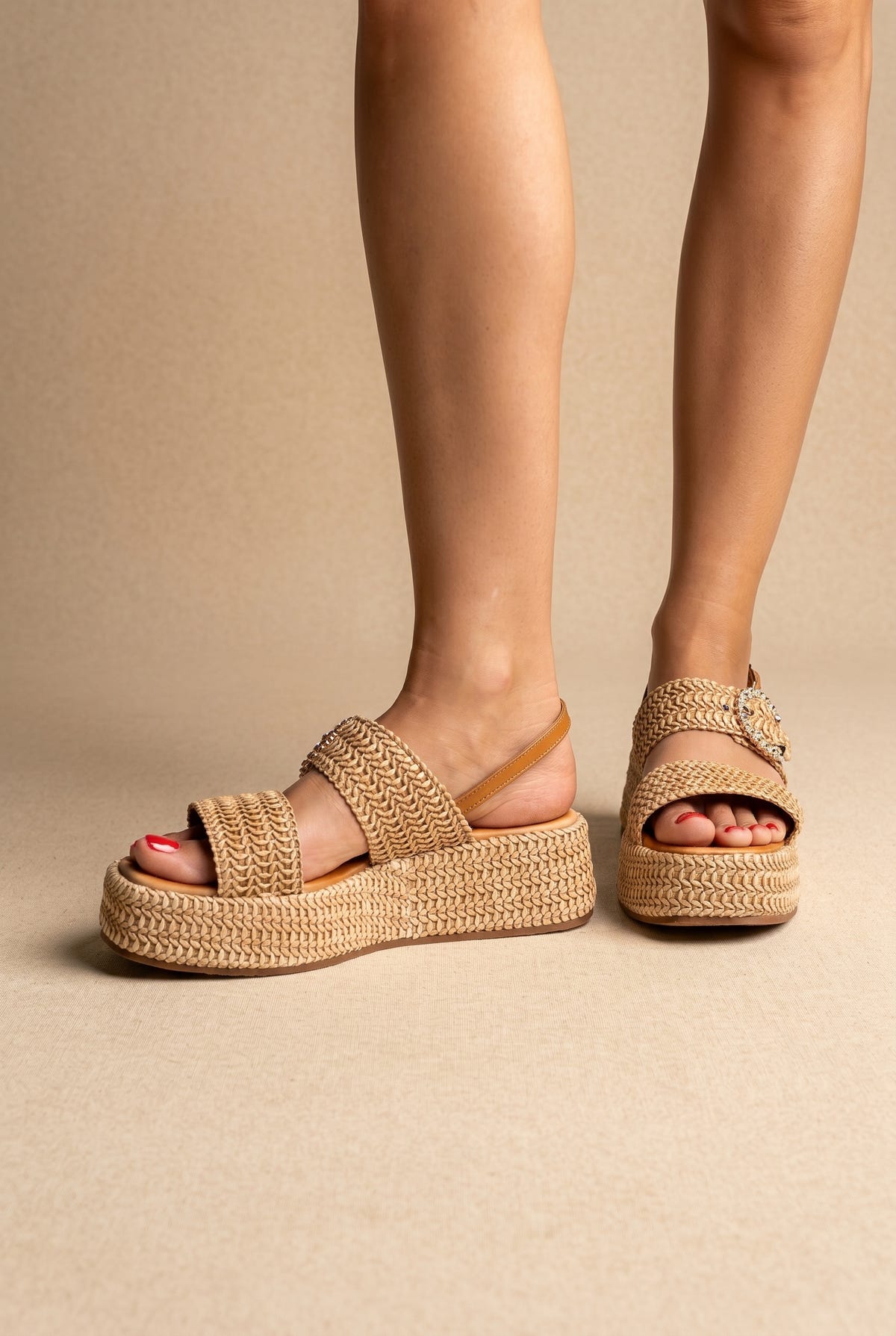 Sandálias flatform - Ráfia camel