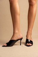 Mules mit Stilettoabsatz – Black Lackoptik