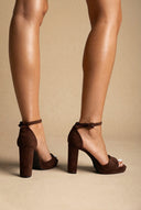 Πέδιλα με τετράγωνο τακούνι - Καφέ Σουέντ