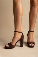 Πέδιλα με τετράγωνο τακούνι - Καφέ Σουέντ