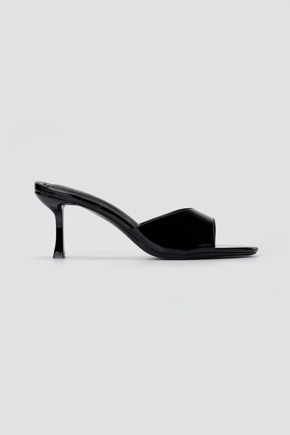 Heel Mules Wide Strap - Black Patent