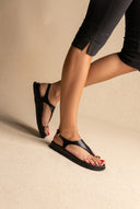Toe Ring Sandals Buckle Strap - Black Matte