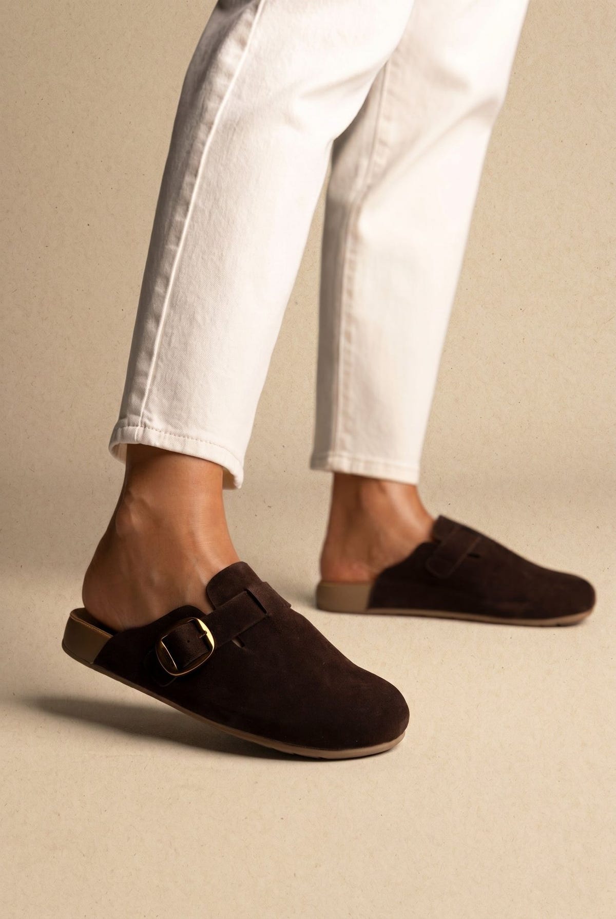 Clogs Buckle Detail - Brown Suede