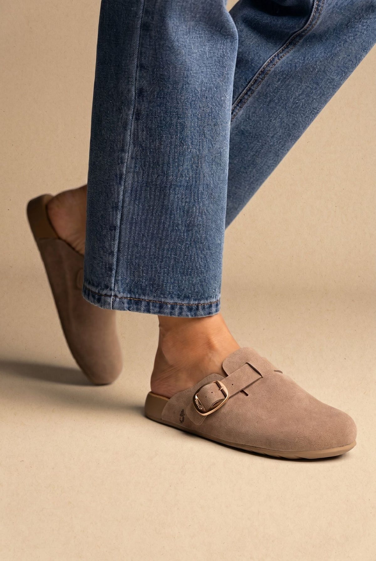 Clogs Buckle Detail - Taupe Suede-Best Sellers, Clogs, Shoes, Fantasy Sandals, Women’s Collection, All, Best Seller Shoes, Summer Shoes Sale, Sales, All but outlet, Mid Season/Fall Transitional Shoes, Editor’s Choice, Shoes Sales, Trending Now, Recommended products (Seguno), Gifts 50€ & Under, The Fashion Edit, Leather Shoes, SS 2026 Collection, Spring/Summer Collection