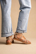 Toe Ring Sandalen Ankle Strap – Beige Veloursleder