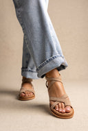 Toe Ring Sandalen Ankle Strap – Beige Veloursleder