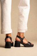 Sandalias con tira al tobillo - Negro Mate