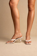 Thong Sandals Kitten Heel - White Matte