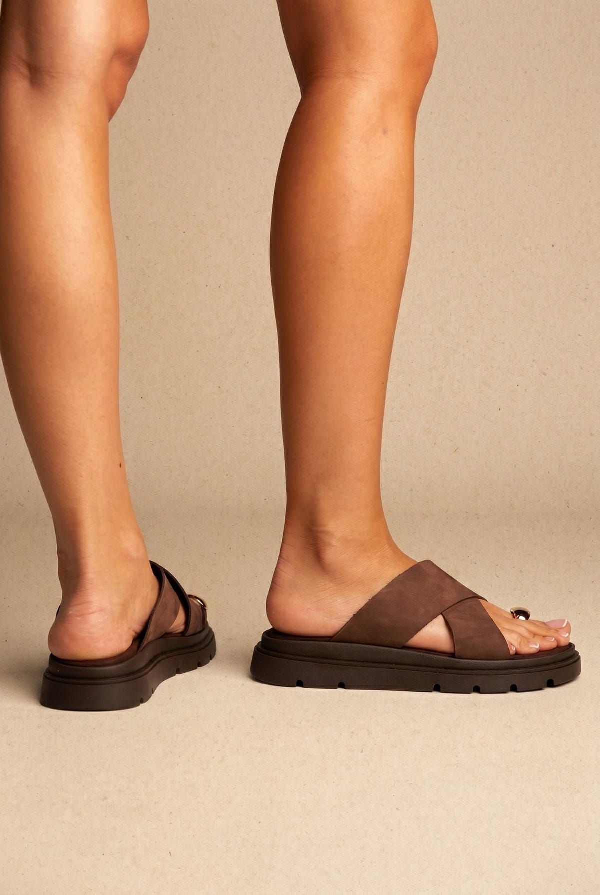 Toe Ring Flatform Sandals - Brown