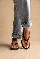 Toe Ring Sandalen Metal Detail – Schwarz matt