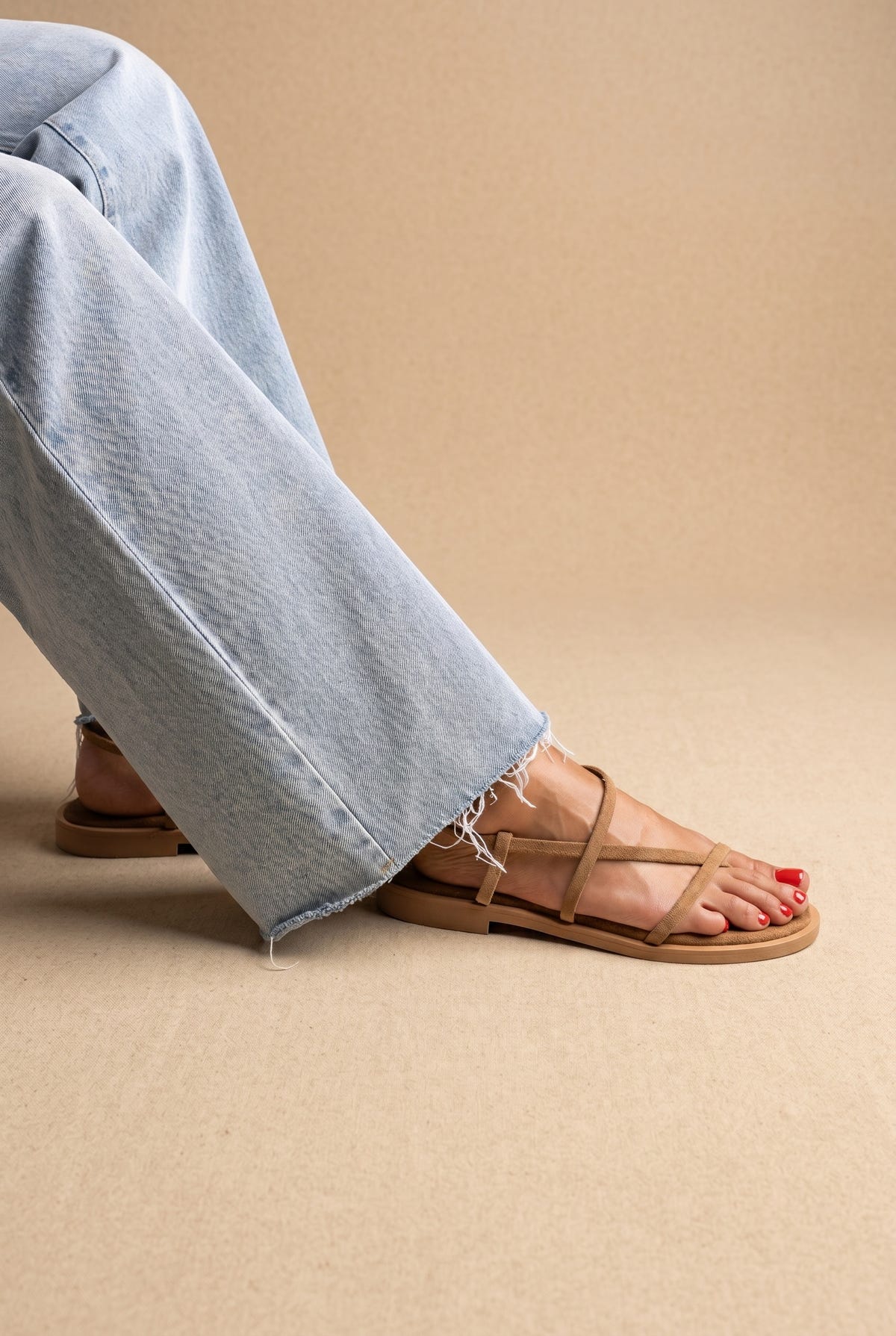 Sandalias de tiras con correa al tobillo - Ante beige