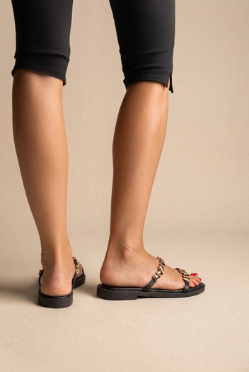 Sandalias de tiras con detalle metálico - Negro mate