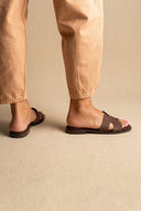 Sandali larga Cut Out con cinturino - Marrone