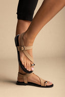Toe Ring Sandali fibbia con cinturino - Beige