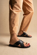 Toe Ring Sandals Crossover Strap - Black Matte