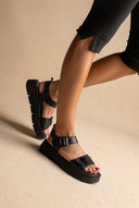 Sandali flatform con cinturino e fibbia - Nero opaco