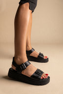 Sandali flatform con cinturino e fibbia - Nero opaco