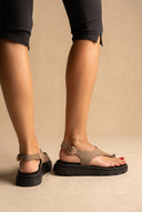 Flatform Toe Ring Sandals T-Strap - Khaki