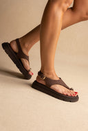 Flatform Toe Ring Sandals T-Strap - Brown