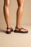Flatform Toe Ring Sandals T-Strap - Brown