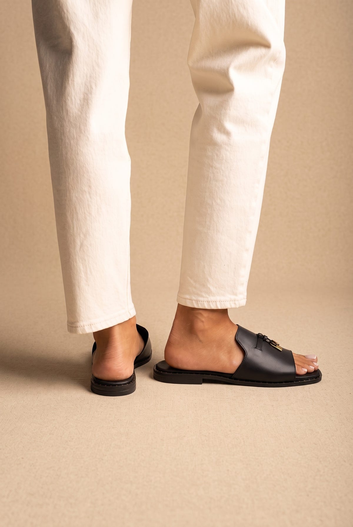 Flat Sandals Square Toe - Black Matte