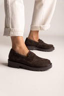 Penny Loafer mit Chunky-Sohle – Braun Veloursleder