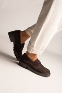 Penny Loafer mit Chunky-Sohle – Braun Veloursleder