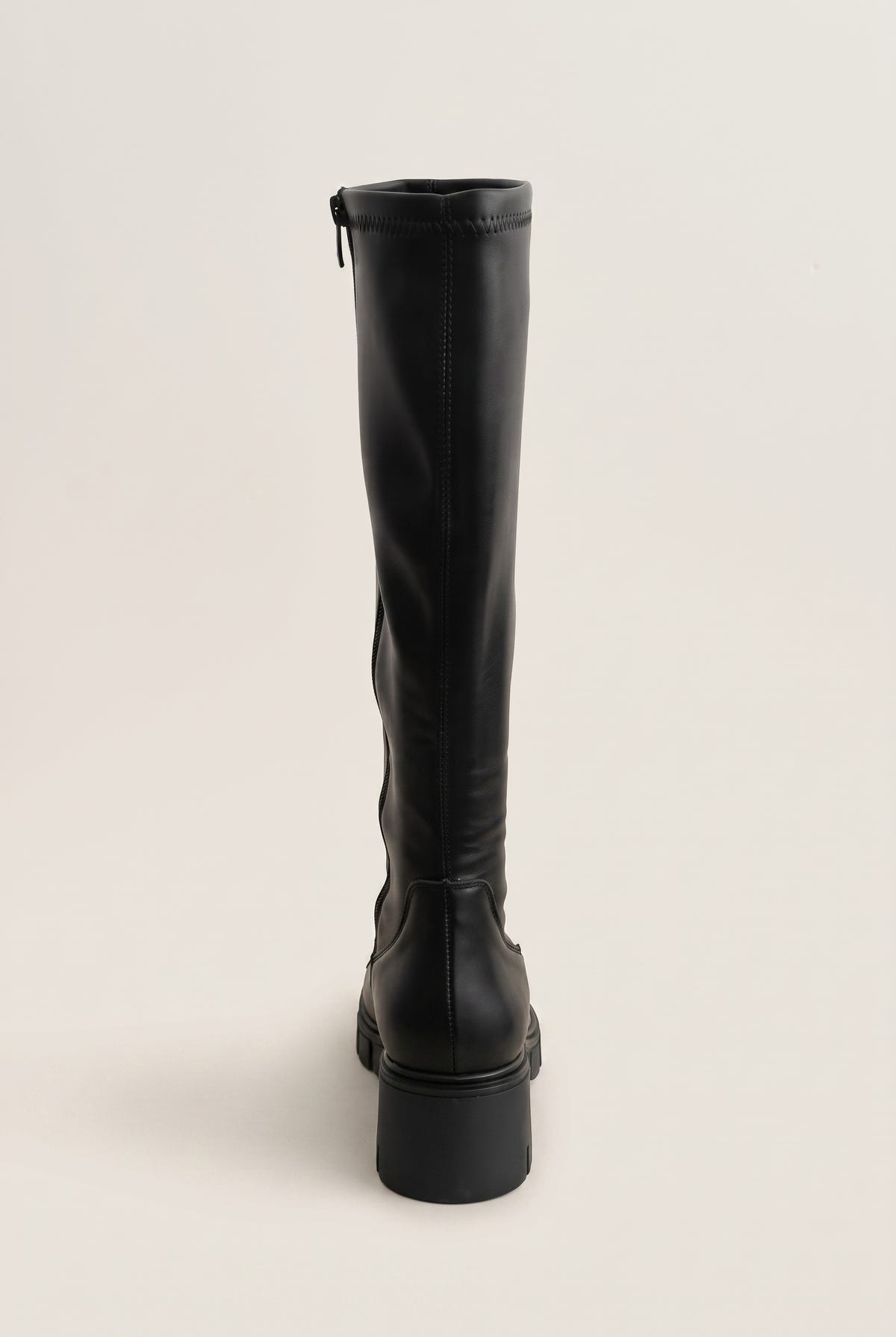 Stiefel mit Chunky-Sohle und Blockabsatz - Schwarz Matt