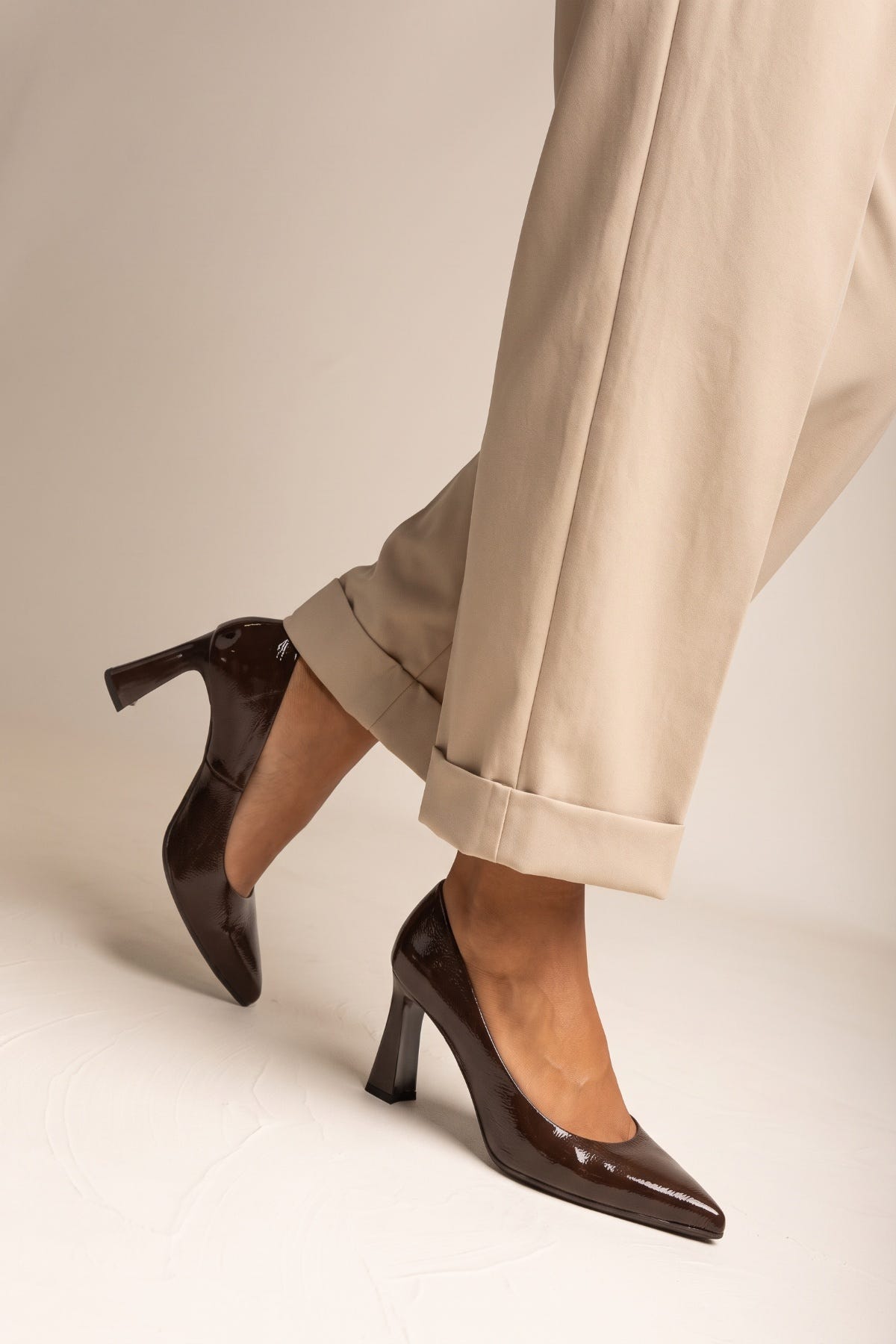 Block Heel Pumps Pointed Toe - Brown Patent