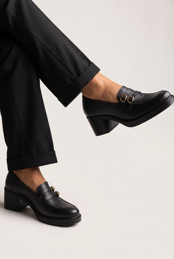 Loafer mit Blockabsatz und Schnallenriemen – Schwarz Matt