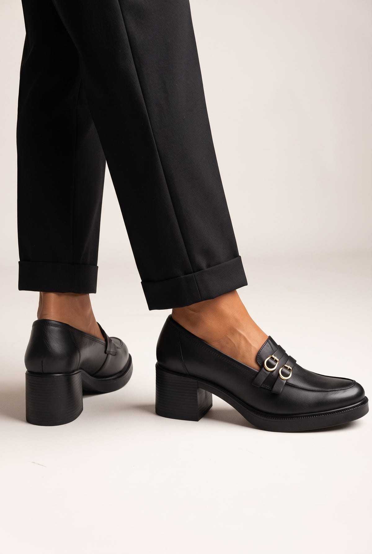 Loafer mit Blockabsatz und Schnallenriemen – Schwarz Matt