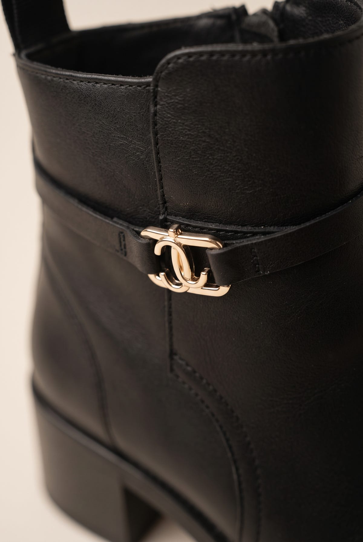 Stiefeletten mit Blockabsatz - Schwarz Matt