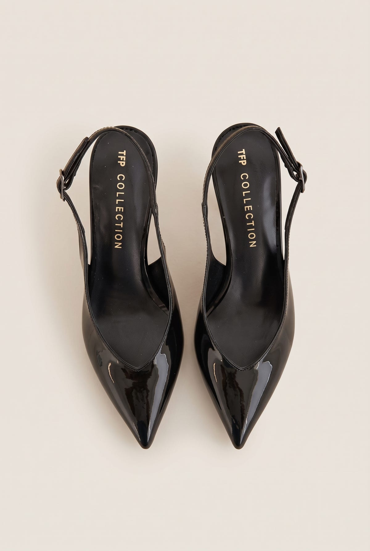 Slingback-Pumps mit spitzer Zehenpartie - Schwarzer Lack