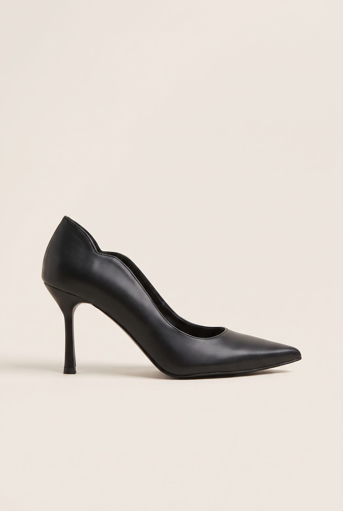 Stiletto Pumps Pointed Toe Scallop - Black Matte