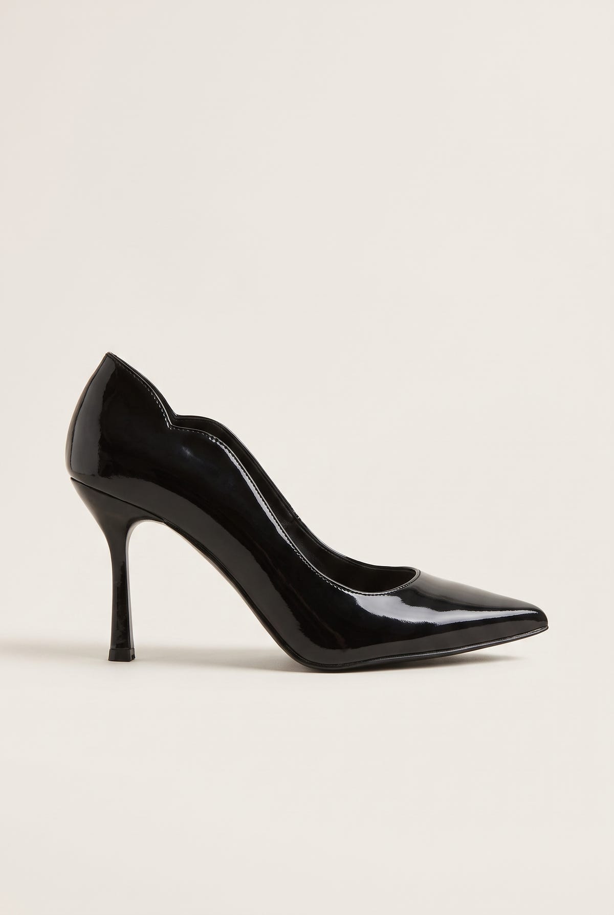 Stiletto Pumps Pointed Toe Scallop - Black Patent