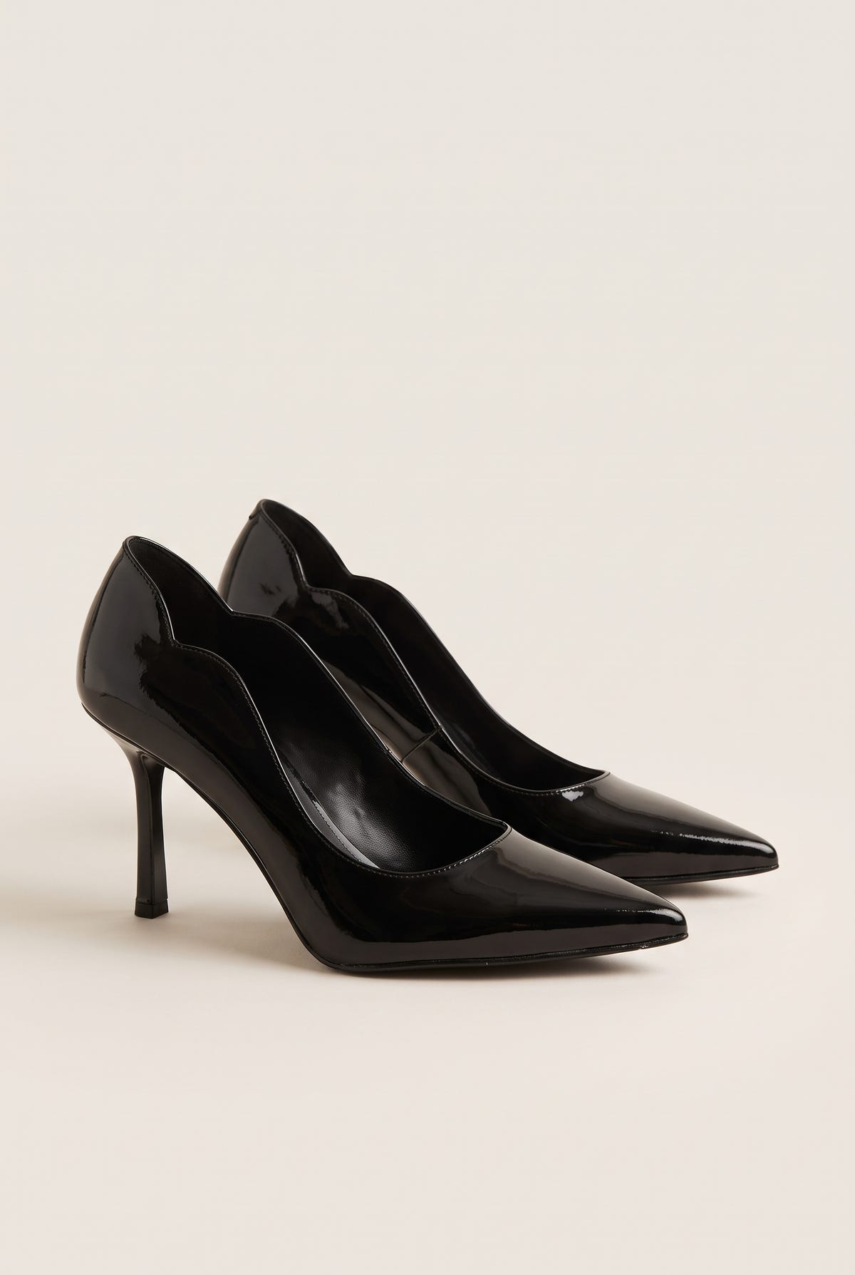 Stiletto Pumps Pointed Toe Scallop - Black Patent